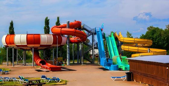 Parco acquatico per bambini piscina di divertimento fibra di vetro tubo a spirale vaschetta di scivolo set