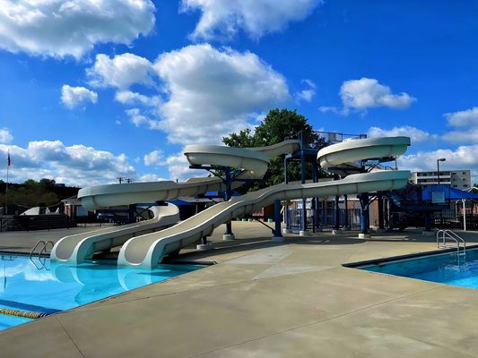 Piscina commerciale in fibra di vetro Gioco acquatico Scivolo in fibra di vetro