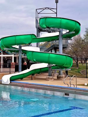 Slide in fibra di vetro a spirale per adulti