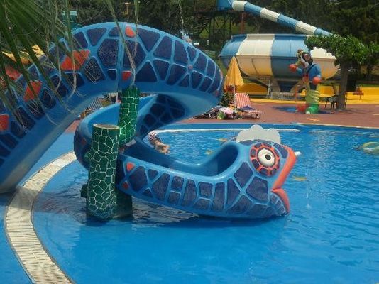 Un buon prezzo. Parco di divertimenti acquatici all'aperto Area giochi Carnevale Giocattoli acquatici Serpente Scivolo in fibra di vetro in linea