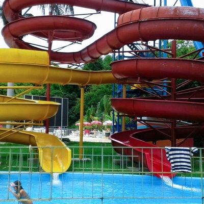 Un buon prezzo. Bambini Parco giochi Indoor Giochi d'acqua Macchine di divertimento Bambini Scivolo d'acqua in fibra di vetro in linea