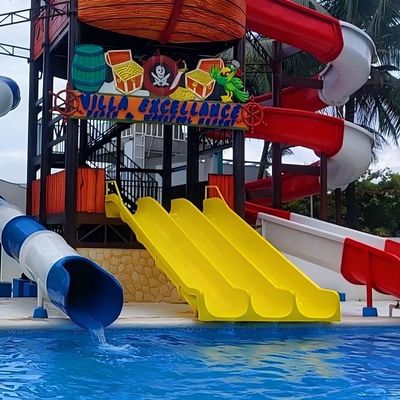 Un buon prezzo. Parco acquatico per bambini attrezzature per piscina scivolo d'acqua in fibra di vetro di piccole dimensioni in linea