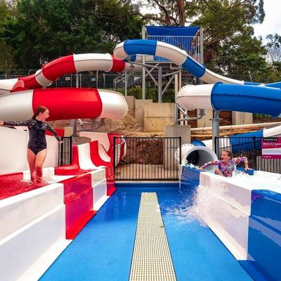 Un buon prezzo. ODM Water Park Equipment Entertainment Summer Game Fiberglass Slide for Adults in linea