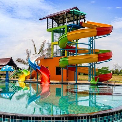 Un buon prezzo. OEM Kids Water Park Outdoor Playground Swimming Pool Fiberglass Slide for Kids in linea