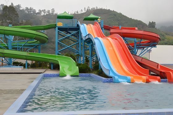 Un buon prezzo. Scivolo Acquatico in Vetroresina per Esterni, Attrezzatura per Giochi Acquatici, Scivolo per Piscina per Bambini e Adulti, colore personalizzato in linea