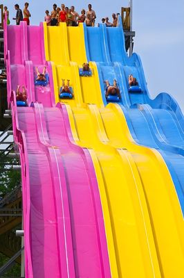 Piscina scivolo in fibra di vetro divertimento a alta velocità famiglia per parco acquatico giochi d'acqua