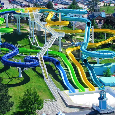 Un buon prezzo. Customized Size 6-8mm Thickness Fiberglass Water Park Slide with Over 10 Years Service Life in linea