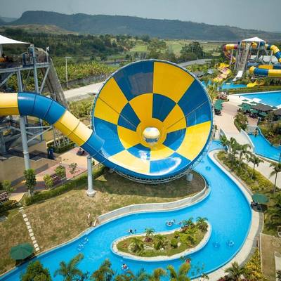 Un buon prezzo. Outdoor Fiberglass Water Park Slide with 6-8mm Thickness and 10 Years Service Life in Customized Size in linea