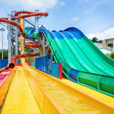 Un buon prezzo. Customized Size Outdoor Water Park Slide with 6-8mm Thickness Fiberglass and Over 10 Years Service Life in linea
