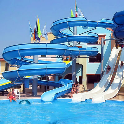 Un buon prezzo. Spiral FRP Slide Combination 0.82m Inner Width Custom Design For Adult Children Water Park Venues in linea