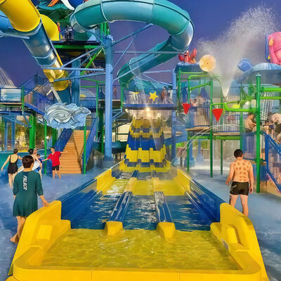 qualità Scivoli acquatici in vetroresina residenziali commerciali personalizzati, colorati e da corsa, con design 2D per hotel e piscine Fabbrica