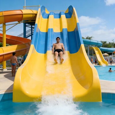 Un buon prezzo. Vendita a caldo Mini Rainbow Fiberglass Water Slide Usato Per Parco giochi Esterno Piscina Commerciale ISO in linea
