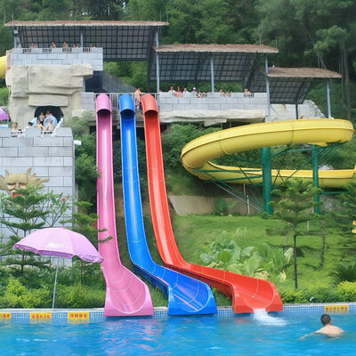 Un buon prezzo. Scivoli d'acqua da corsa ad alta velocità in fibra di vetro commerciali per parchi acquatici, piscine, attrezzature per il divertimento personalizzate in linea
