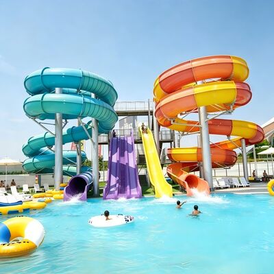 Scivolo acquatico in fibra di vetro a combinazione di arcobaleno a spirale commerciale per grandi parchi acquatici all'aperto e Aqua Resort