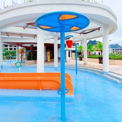 Parco acquatico in fibra di vetro Acciaio inossidabile attrezzature di gioco d'acqua rotanti per bambini Parco acquatico Splash Pad Resort