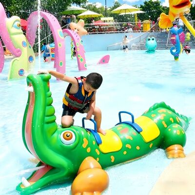 Animali e immagini animate attrezzature da gioco in fibra di vetro per parco acquatico piscina per bambini