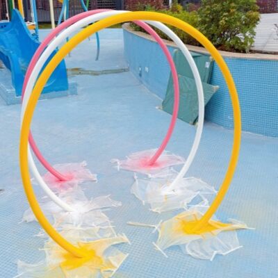 Un buon prezzo. Tunnel interattivo ad arco con spruzzo d'acqua in fibra di vetro per paraspruzzi del parco acquatico per bambini e giochi acquatici in linea