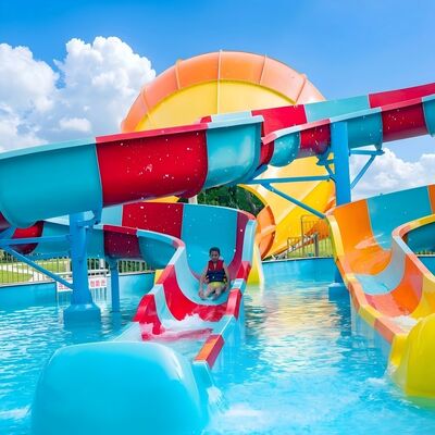 Dislivello singolo a spirale Funnel Dislivello d'acqua in fibra di vetro Per acquapark commerciale all'aperto Hotel Resort Pool