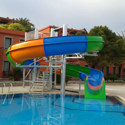 qualità 3m di altezza scivoli del parco acquatico con una capacità di 20 persone all'ora Perfetto per le strutture di ricreazione acquatica all'aperto Fabbrica