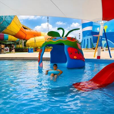 Parco acquatico a tema mela, zona giochi d'acqua, design di piscine per bambini in vetroresina in vendita