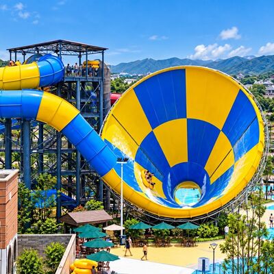 qualità Slide acquatico in fibra di vetro ad alta capacità Tornado Colorato su misura per attrezzature per parchi acquatici Fabbrica