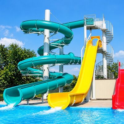 qualità Scivolo d'acqua combinato Scivoli personalizzati in fibra di vetro per parco acquatico con piscina con certificazione CE Fabbrica
