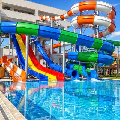 qualità Scivoli gonfiabili in fibra di vetro più popolari per piscine, giostre colorate in fibra di vetro Fabbrica