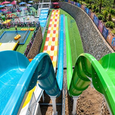 qualità Professionale Multi Lane Rainbow Racer Fibra di vetro scivolo d'acqua per il progetto di parco acquatico Fabbrica