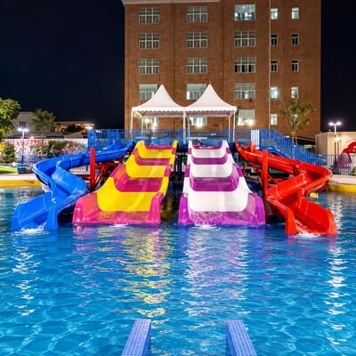 Personalizzazione 6-10mm Spessore Family Water Slide Fibra di vetro Per Resort Piscina